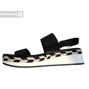 Kelly & Katie Sandals